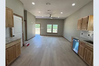 1040 Rays Way, Weatherford, TX 76085 - Photo 10