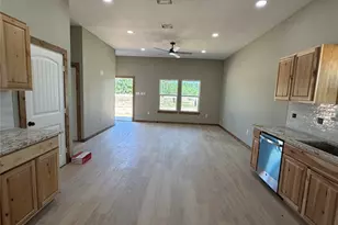 1040 Rays Way, Weatherford, TX 76085 - Photo 10