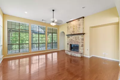 3024 N Camino Lagos, Grand Prairie, TX 75054 - Photo 4