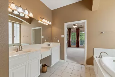 3024 N Camino Lagos, Grand Prairie, TX 75054 - Photo 14