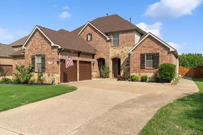 3024 N Camino Lagos, Grand Prairie, TX 75054 - Photo 1