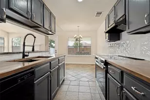 1616 Wickford Dr, Arlington, TX 76018 - Photo 12