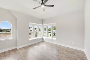 1005 Snowy Owl Dr, Alvarado, TX 76009 - Photo 6