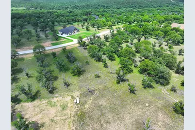 2131 E Landings N, Granbury, TX 76049 - Photo 4