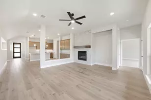 1048 Snowy Owl Dr, Alvarado, TX 76009 - Photo 14