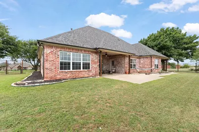 2211 Nottaway Drive, Cleburne, TX 76033 - Photo 36