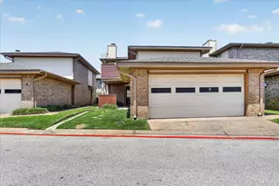 4 Cedar Ln, Bedford, TX 76021 - Photo 2