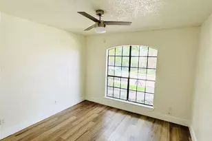 9215 Highedge Cir, Dallas, TX 75238 - Photo 10