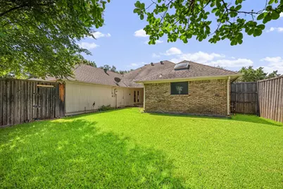 2311 Heatherwoods Way, Carrollton, TX 75007 - Photo 28