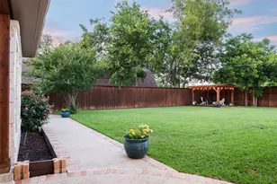 3867 Beutel Ct, Dallas, TX 75229 - Photo 32