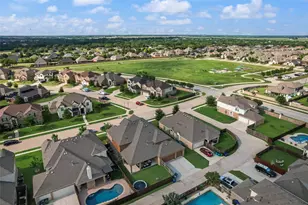 460 Harvest Grove Dr, Waxahachie, TX 75165 - Photo 34