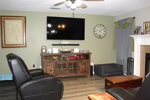 1219 Prairie Wind Blvd, Stephenville, TX 76401 - Photo 4