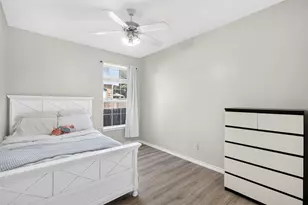 9827 Cliffside Dr, Irving, TX 75063 - Photo 22