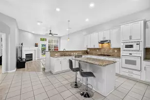 9827 Cliffside Dr, Irving, TX 75063 - Photo 8
