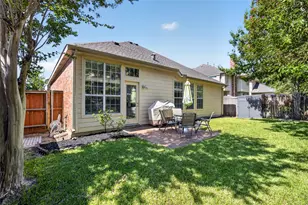 9827 Cliffside Dr, Irving, TX 75063 - Photo 26