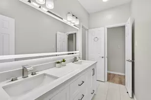 9827 Cliffside Dr, Irving, TX 75063 - Photo 20