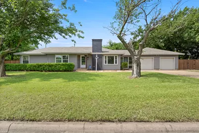 1516 E Peyton, Sherman, TX 75090 - Photo 1