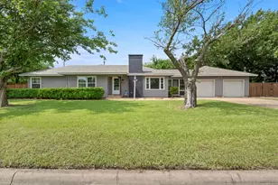 1516 E Peyton, Sherman, TX 75090 - Photo 1