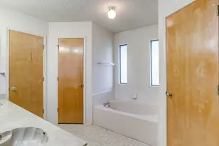 401 Revolution Ln, Arlington, TX 76002 - Photo 16