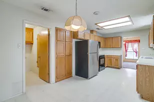 401 Revolution Ln, Arlington, TX 76002 - Photo 14