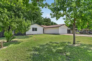 501 Kent Dr, Lewisville, TX 75067 - Photo 2