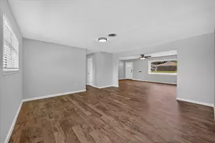 154 Hallmark Dr W, Fort Worth, TX 76134 - Photo 6