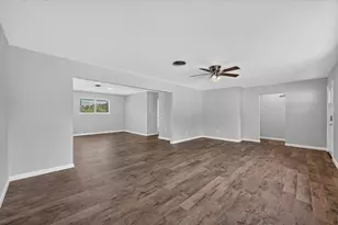 154 Hallmark Dr W, Fort Worth, TX 76134 - Photo 4