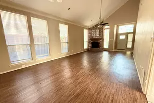8902 Bayshore Ln, Rowlett, TX 75088 - Photo 2