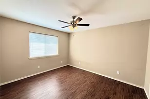 8902 Bayshore Ln, Rowlett, TX 75088 - Photo 6