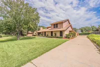 2709 Oak Trail Court, Dalworthington Gardens, TX 76016 - Photo 2