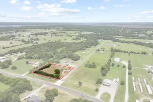 225 Hemby Wy, Bonham, TX 75418 - Photo 2
