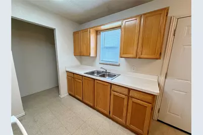 1708 Overland Drive, Cleburne, TX 76033 - Photo 8
