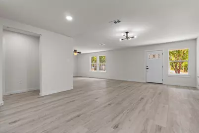 106 Mount Shasta Street, Dallas, TX 75211 - Photo 12