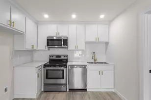 106 Mt Shasta St, Dallas, TX 75211 - Photo 24