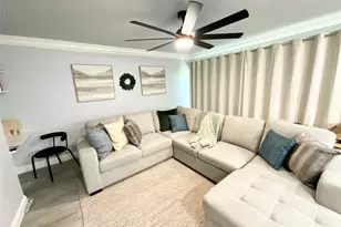 536 E Avenue J, Grand Prairie, TX 75050 - Photo 2