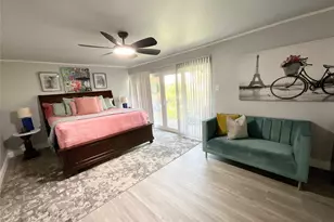 536 E Avenue J, Grand Prairie, TX 75050 - Photo 6