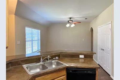 120 Sunburst Court, Weatherford, TX 76087 - Photo 6