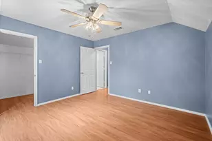 10323 Budtime Ln, Dallas, TX 75217 - Photo 24