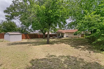 7012 Greenview Circle S, Fort Worth, TX 76120 - Photo 12