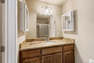 422 N Wood St, Denton, TX 76209 - Photo 18