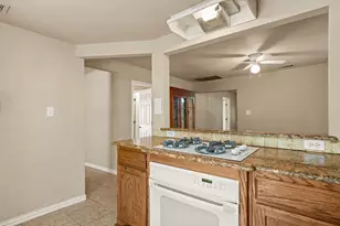 422 N Wood St, Denton, TX 76209 - Photo 10