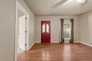 422 N Wood St, Denton, TX 76209 - Photo 4