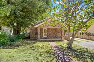 422 N Wood St, Denton, TX 76209 - Photo 1
