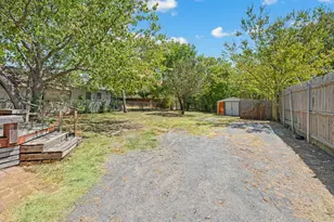 422 N Wood St, Denton, TX 76209 - Photo 24