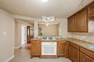 422 N Wood St, Denton, TX 76209 - Photo 12
