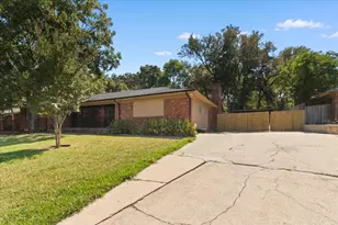 6000 Monterrey Dr, Fort Worth, TX 76112 - Photo 2