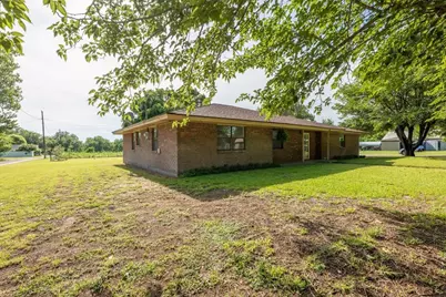 131 S Crescent Street, Gorman, TX 76454 - Photo 16