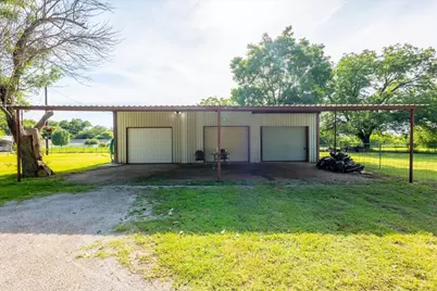 131 S Crescent Street, Gorman, TX 76454 - Photo 28