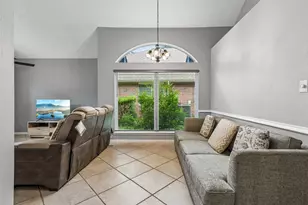2225 Chapel Downs Dr, Arlington, TX 76017 - Photo 4
