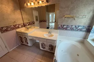 3607 Heatherbrook Dr, Arlington, TX 76001 - Photo 16